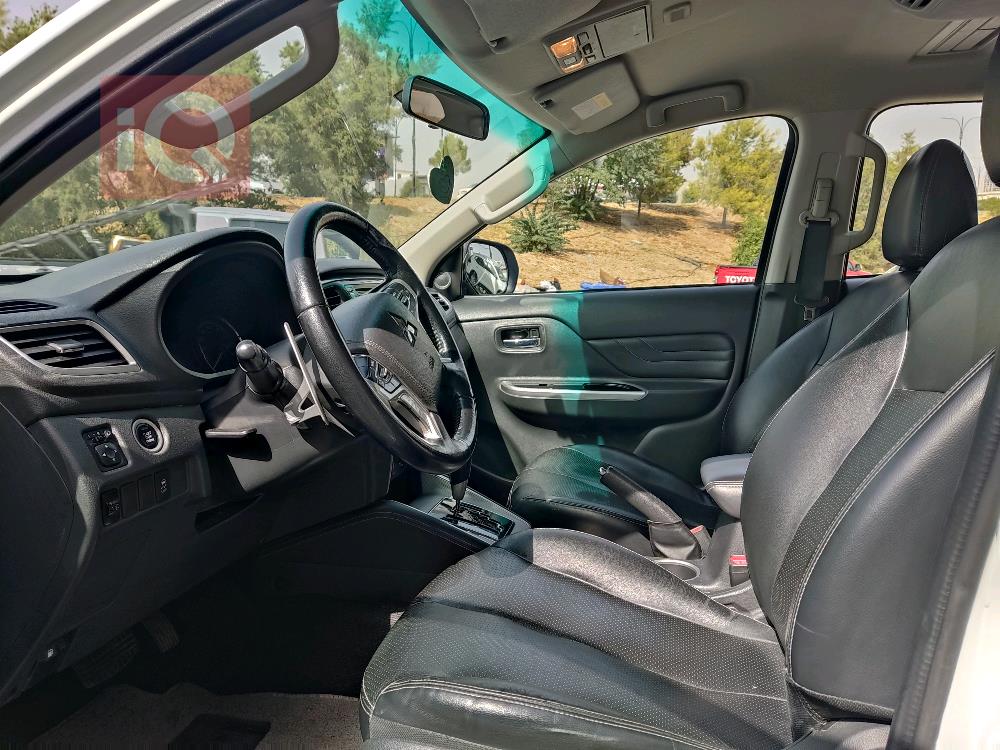 ميتسوبيشي L200